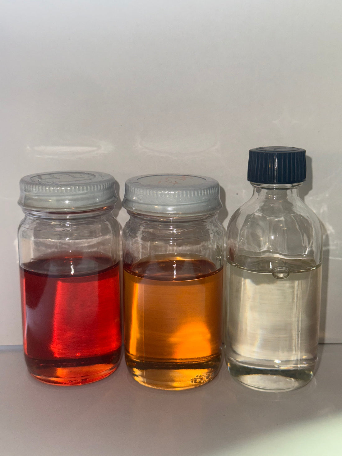 Why Does My EPOXY54 Hardener Change Color? (And Why It’s Nothing to Worry About)