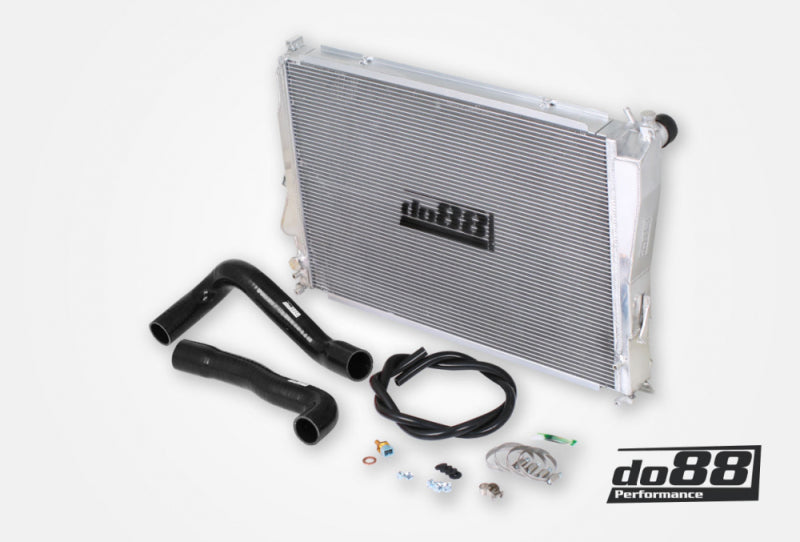 do88 00-06 BMW M3 (E46) Aluminum Radiator w/Black Hoses